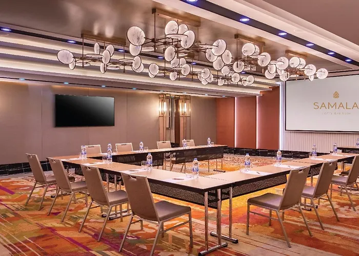Hotel Samala Sukhumvit 15 By Kingston Bangkok